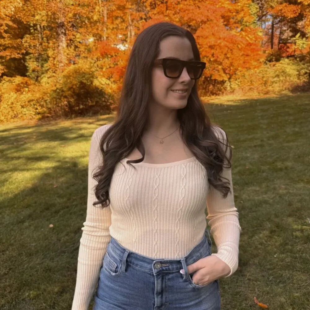 Cable knit Sweater - Picture 1 of 3